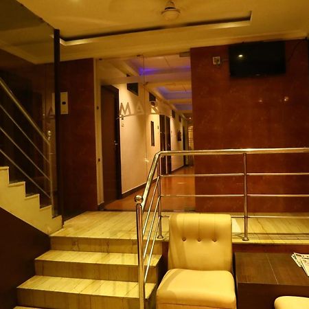 Deluxe Hotel Chennai Exteriör bild