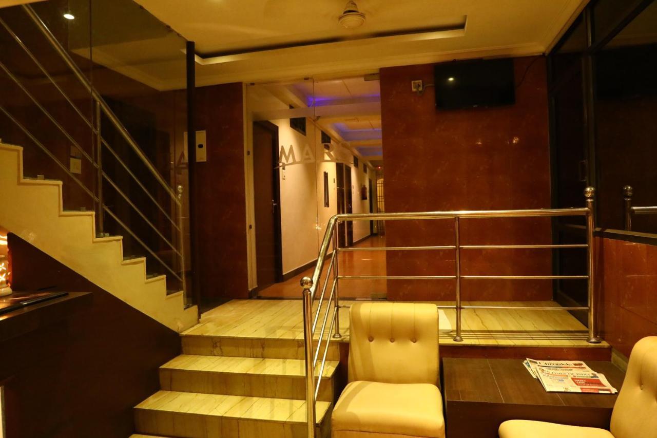 Deluxe Hotel Chennai Exteriör bild