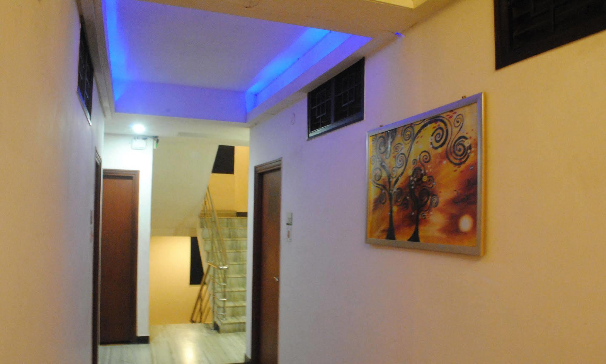 Deluxe Hotel Chennai Exteriör bild